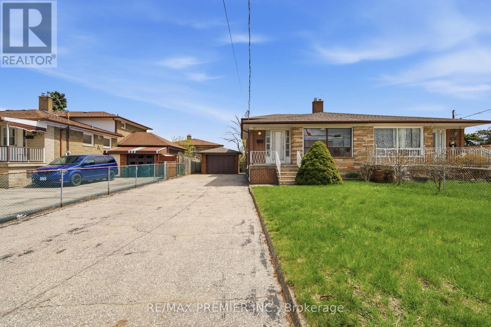 55 PLUNKETT ROAD, Toronto, Ontario
