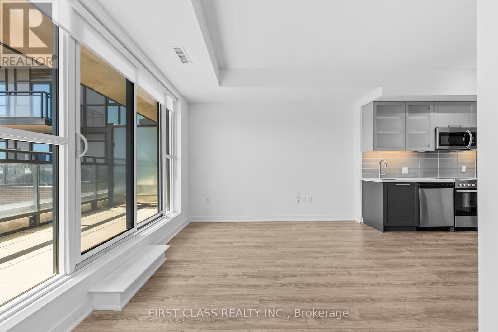 811 - 25 Neighbourhood Lane, Toronto, Ontario  M8Y 0C4 - Photo 8 - W13037908