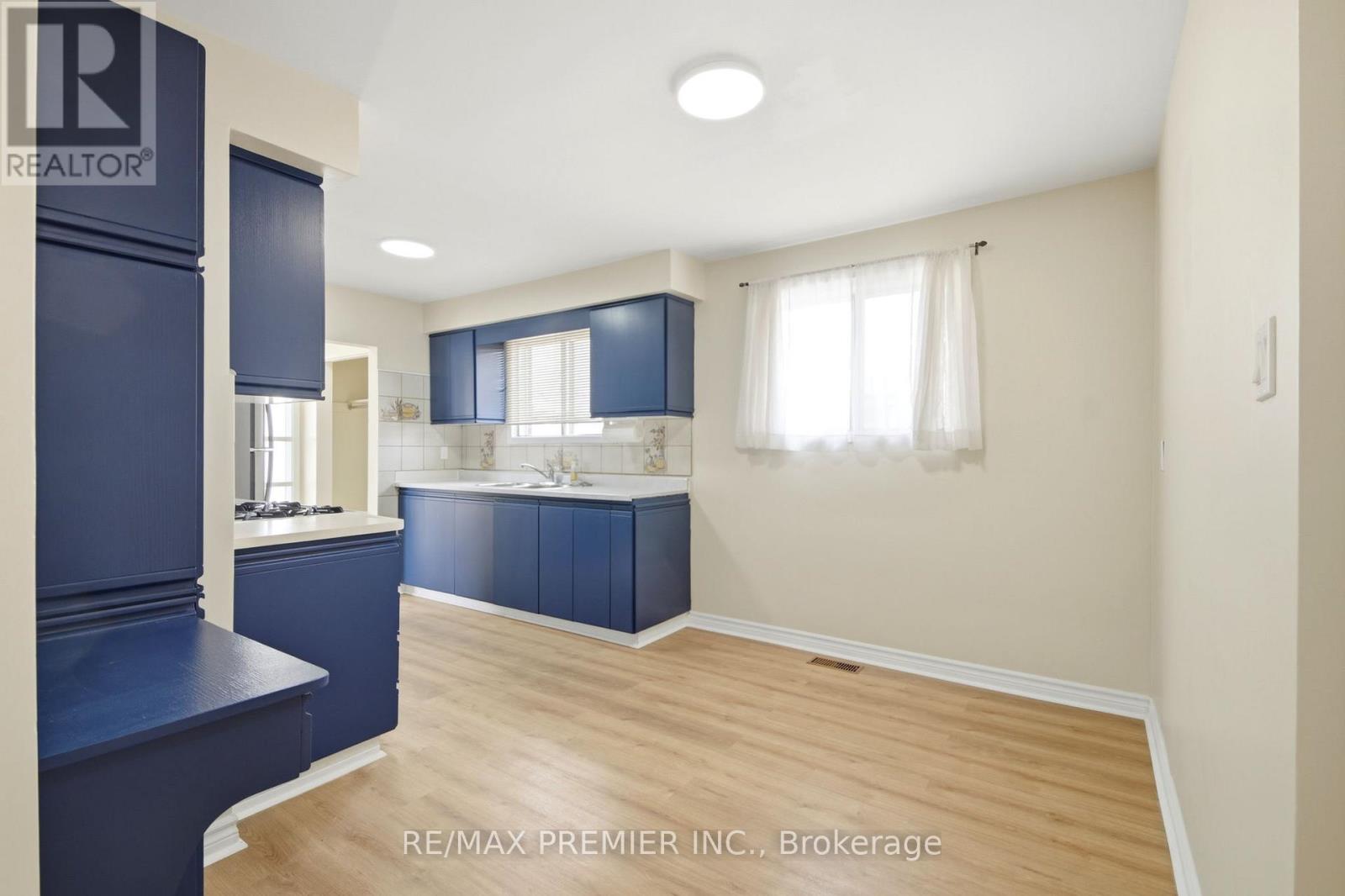 55 Plunkett Road, Toronto, Ontario  M9L 2J4 - Photo 12 - W13079432
