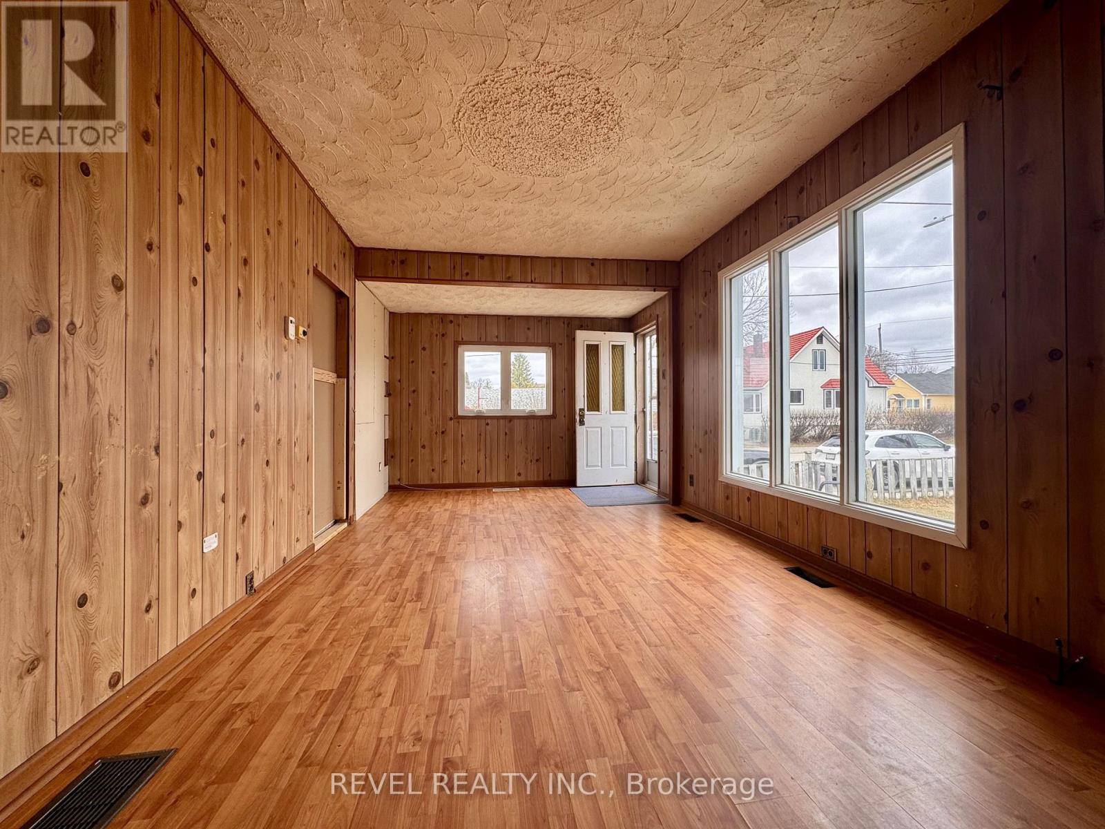141 Dale Avenue, Timmins, Ontario  P4N 1M2 - Photo 3 - T13079670
