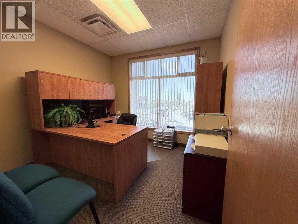 200, 9805 97 Street, Grande Prairie, Alberta  T8V 8B9 - Photo 25 - A2209450
