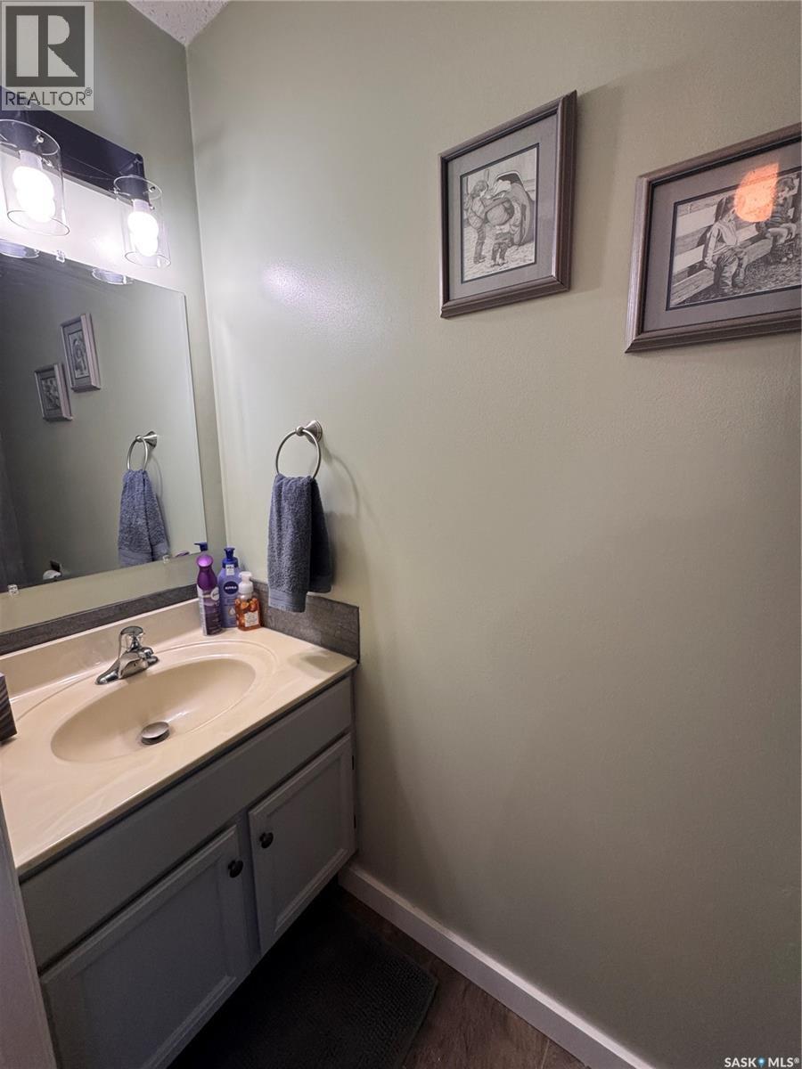 415 3rd Avenue W, Biggar, Saskatchewan  S0K 0M0 - Photo 24 - SK027372