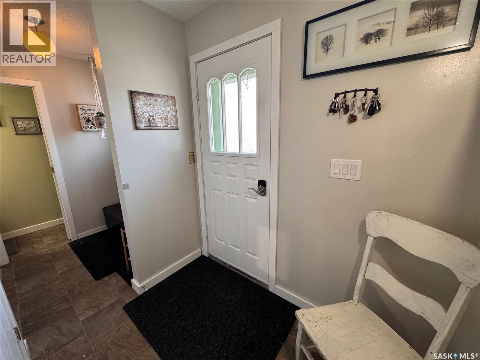 415 3rd Avenue W, Biggar, Saskatchewan  S0K 0M0 - Photo 2 - SK027372
