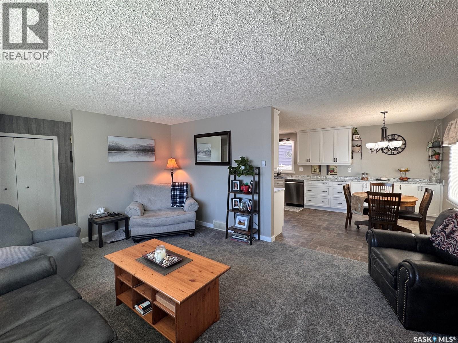 415 3rd Avenue W, Biggar, Saskatchewan  S0K 0M0 - Photo 8 - SK027372
