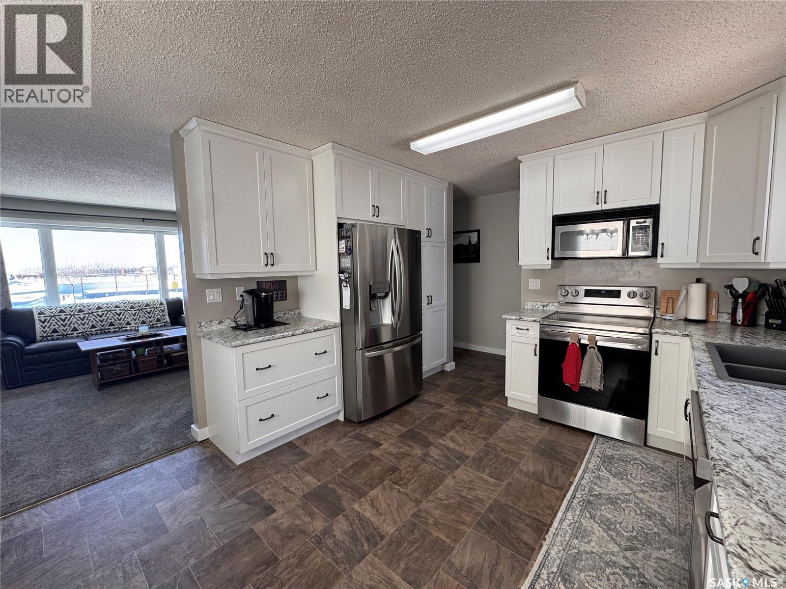 415 3rd Avenue W, Biggar, Saskatchewan  S0K 0M0 - Photo 6 - SK027372