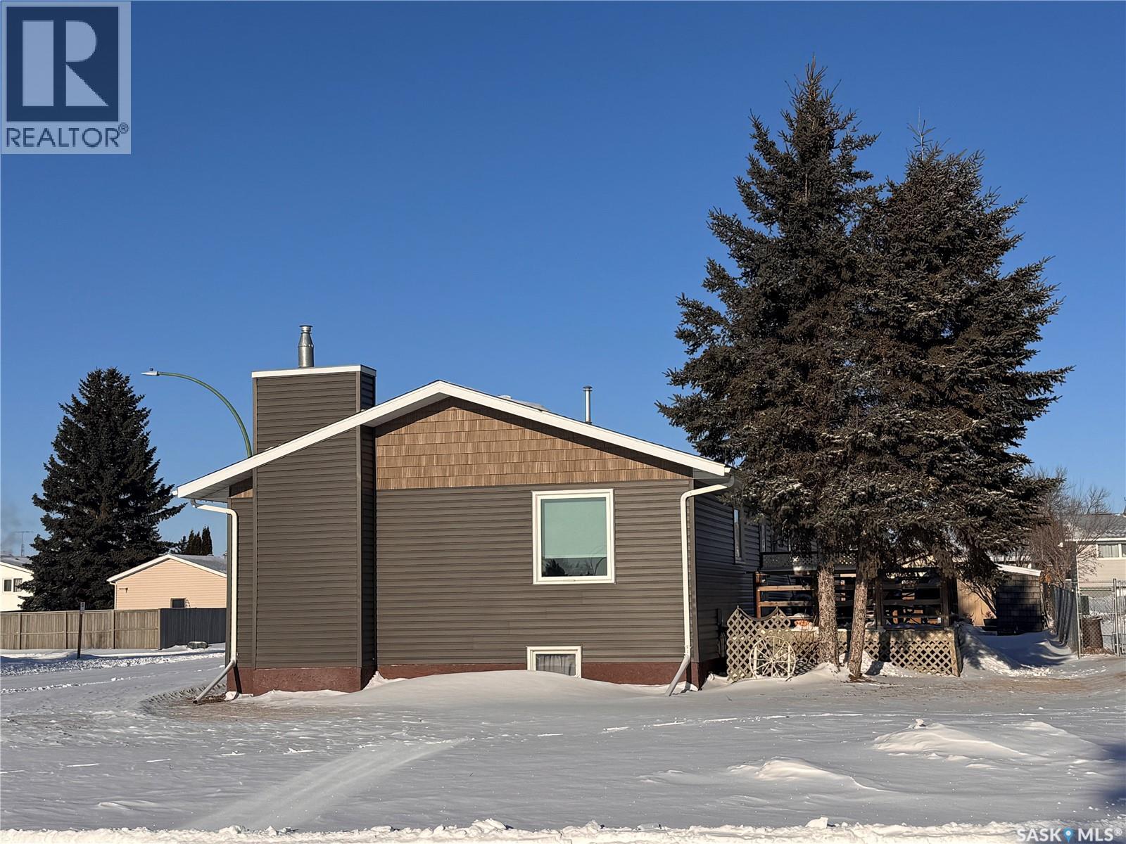 415 3rd Avenue W, Biggar, Saskatchewan  S0K 0M0 - Photo 39 - SK027372