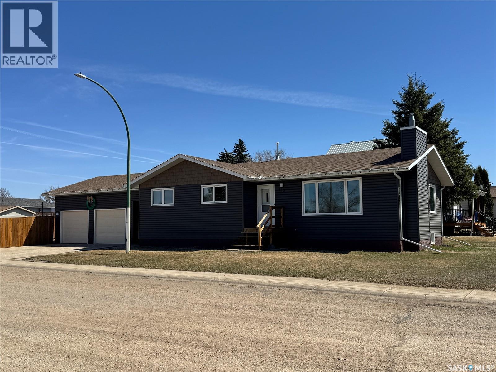 415 3rd Avenue W, Biggar, Saskatchewan  S0K 0M0 - Photo 1 - SK027372