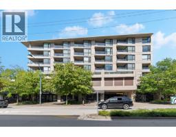 302 160 W 3RD STREET, North Vancouver, British Columbia