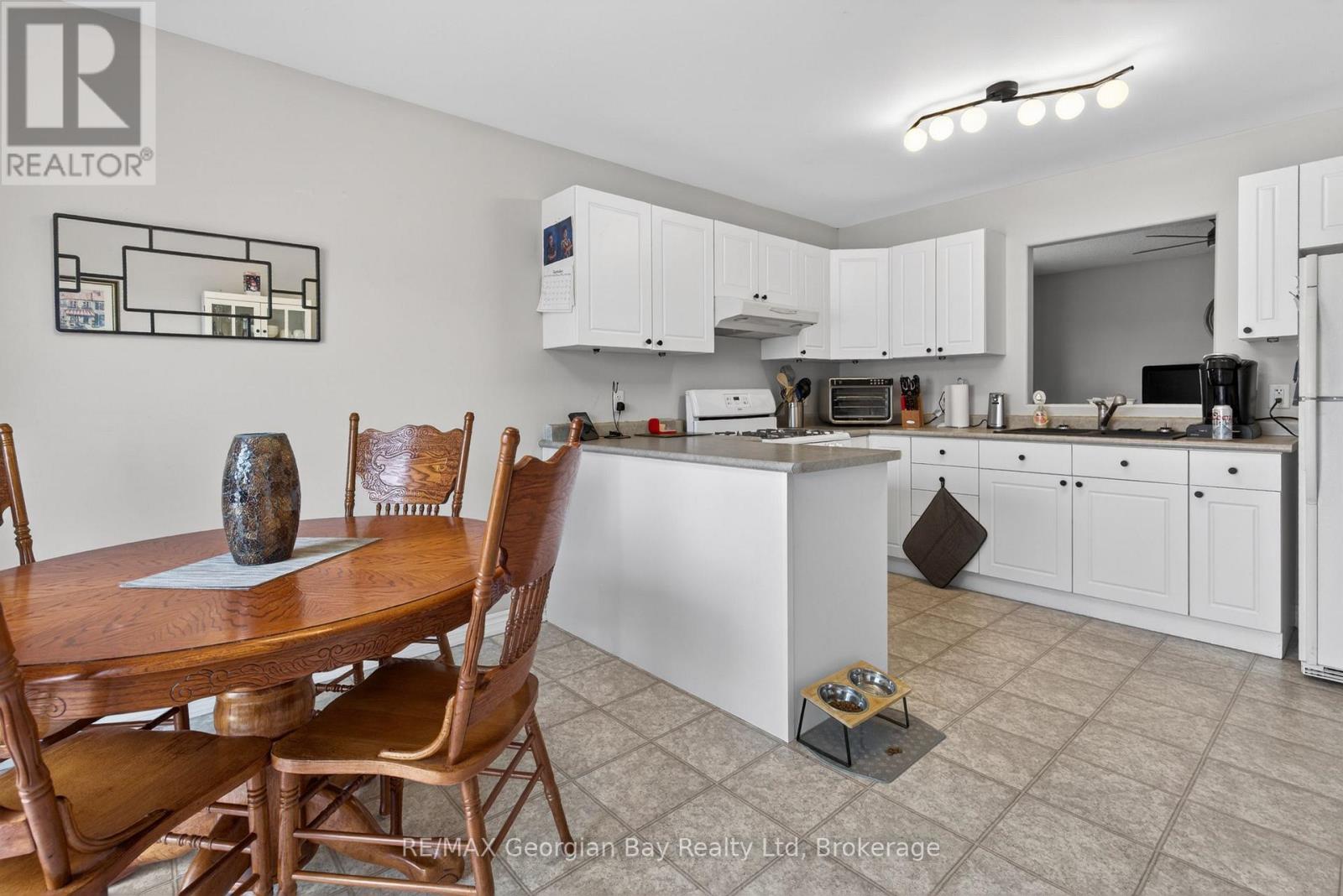399 Irwin Street, Midland, Ontario  L4R 2V6 - Photo 9 - S12833208