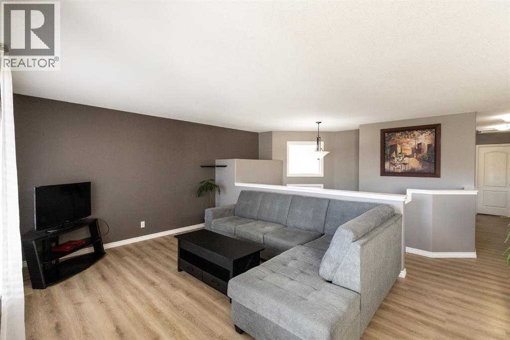 52 Heron Court, Penhold, Alberta  T0M 1R0 - Photo 11 - A2307719