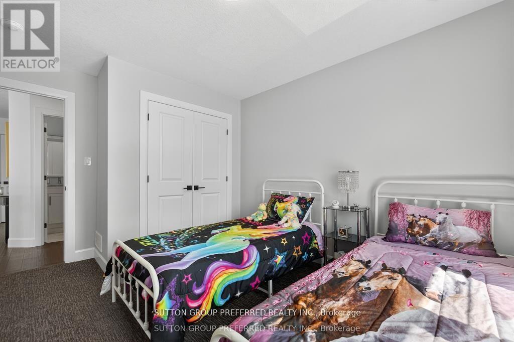 21 Armstrong Street, Strathroy-Caradoc, Ontario  N0L 1V0 - Photo 31 - X12982888