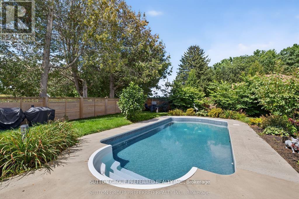 21 Armstrong Street, Strathroy-Caradoc, Ontario  N0L 1V0 - Photo 41 - X12982888