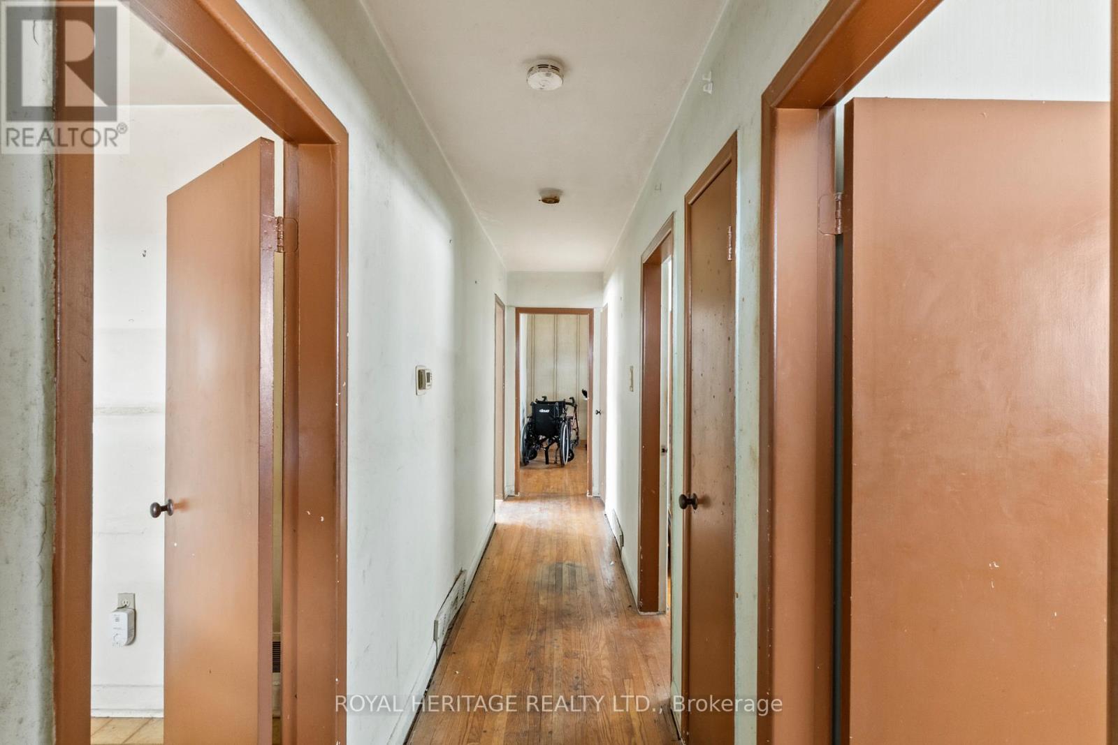26 Kitson Drive, Toronto, Ontario  M1M 3C8 - Photo 18 - E13079618