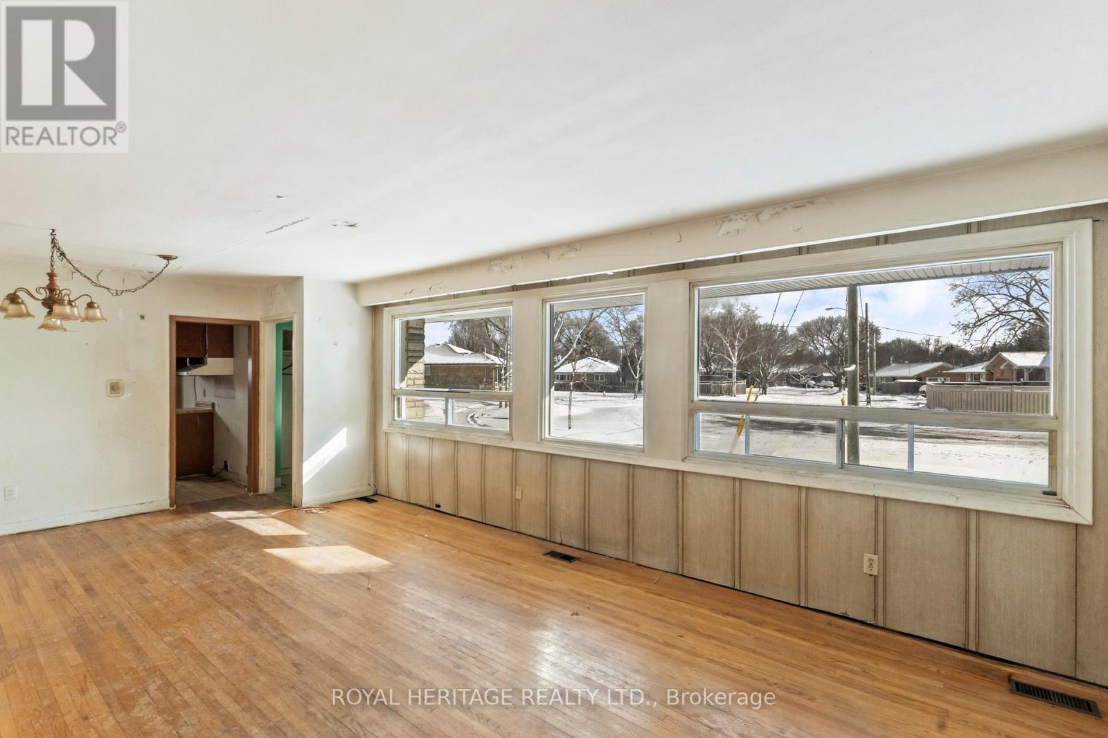 26 Kitson Drive, Toronto, Ontario  M1M 3C8 - Photo 9 - E13079618
