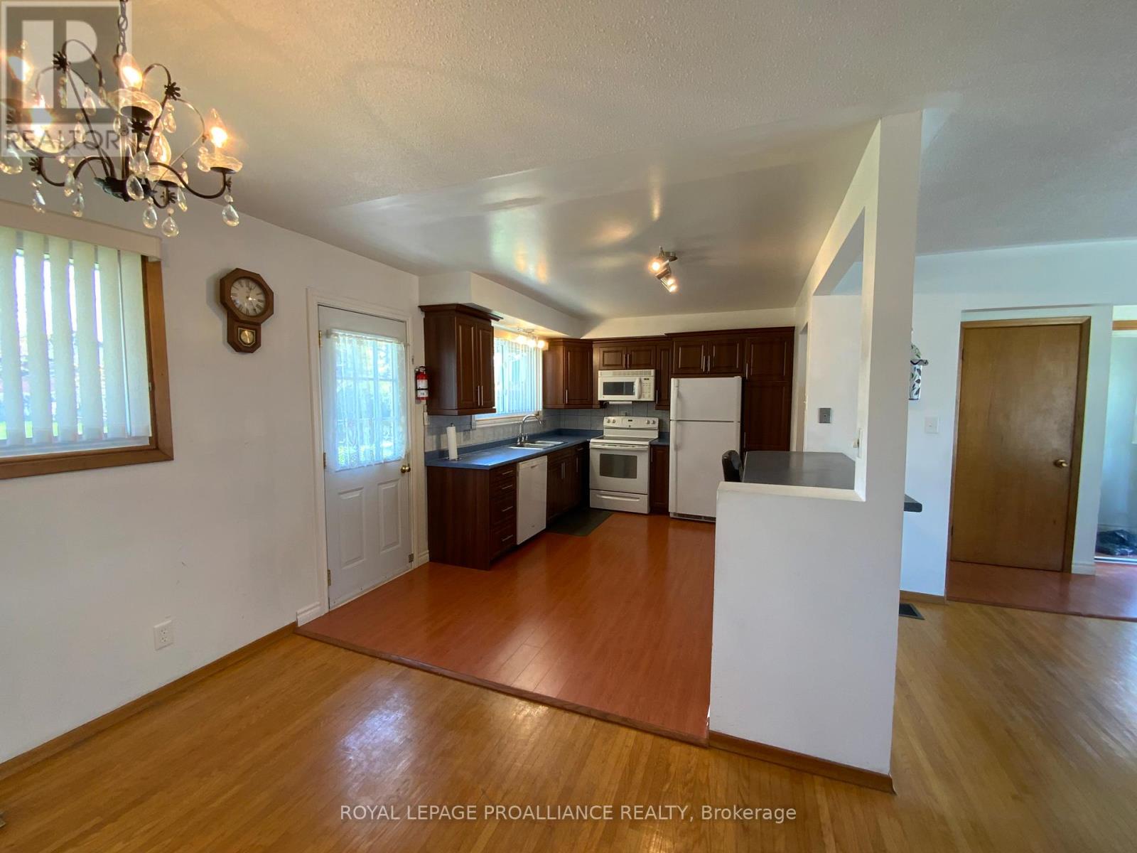 55 Village Drive, Belleville, Ontario  K8P 4K2 - Photo 4 - X13079706