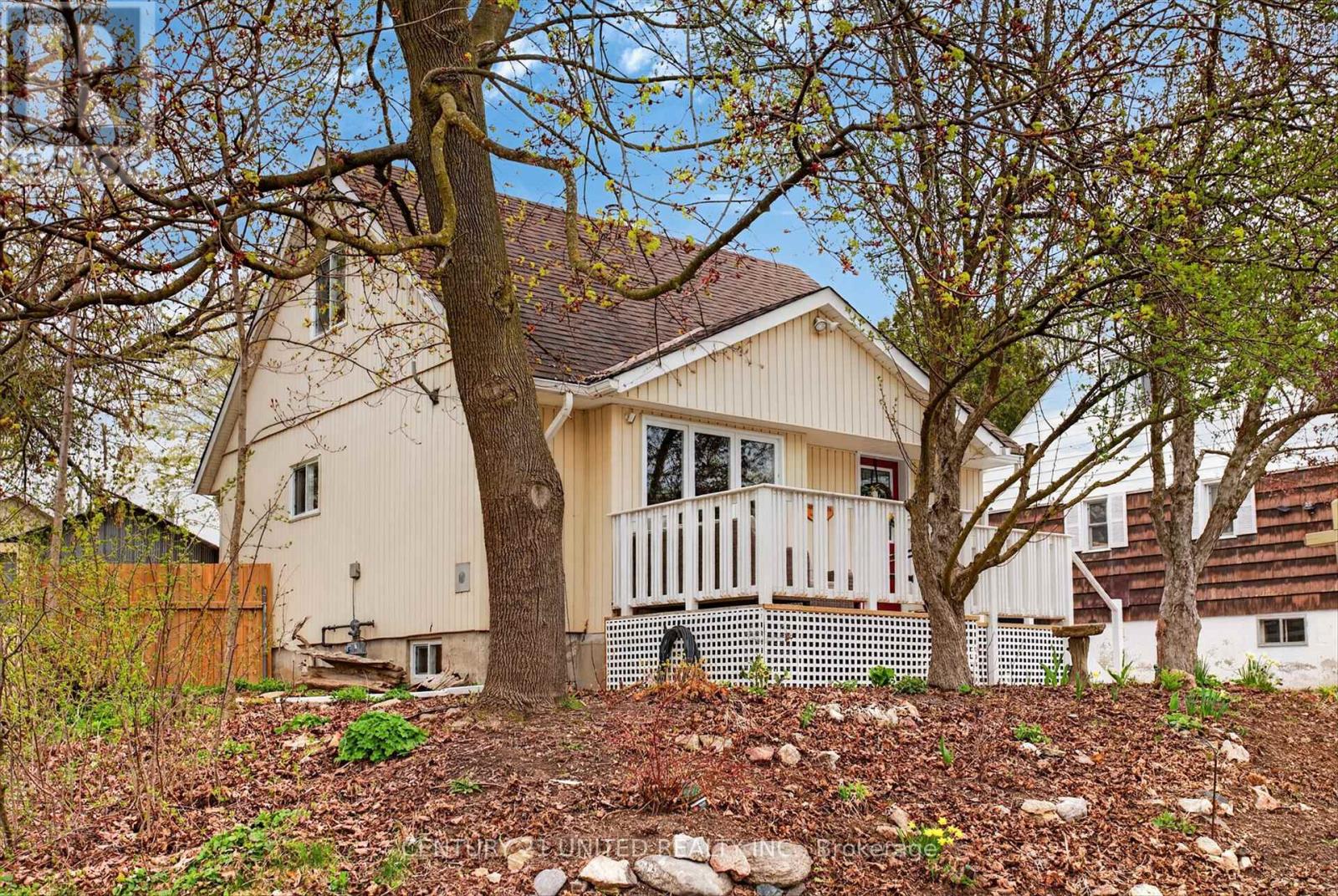 617 Simmons Avenue, Peterborough, Ontario  K9H 2B8 - Photo 3 - X13079722