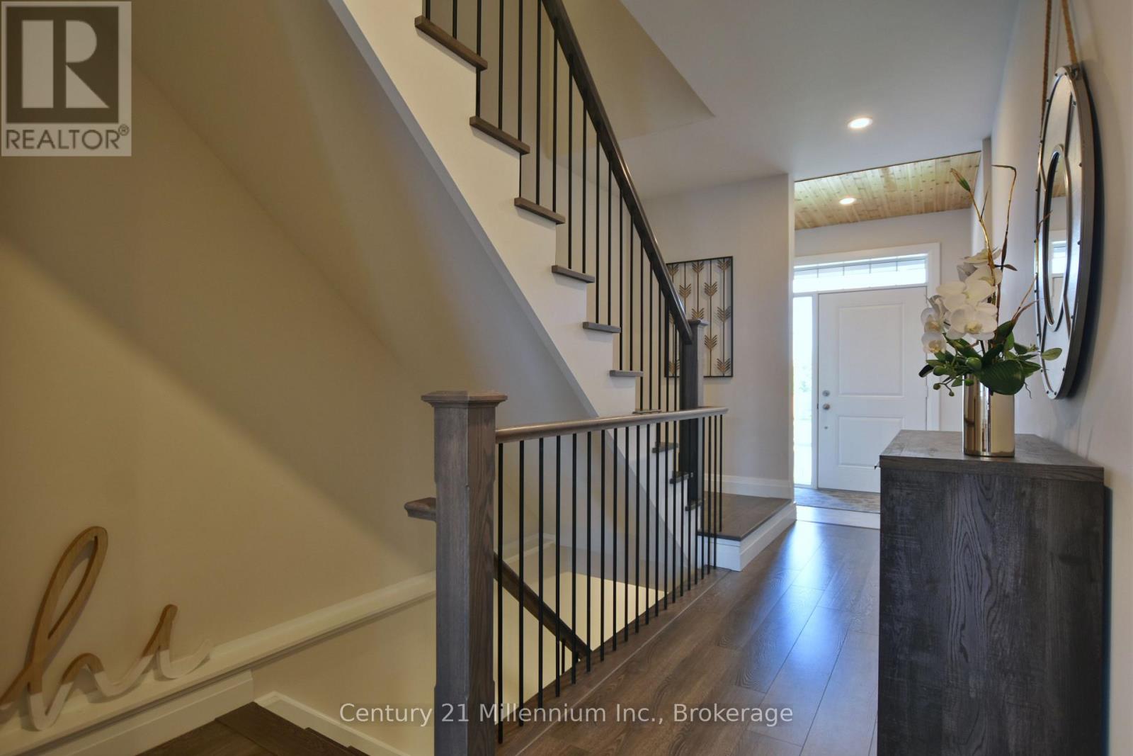 305 Yellow Birch Crescent, Blue Mountains, Ontario  L9Y 0Y3 - Photo 4 - X13079558