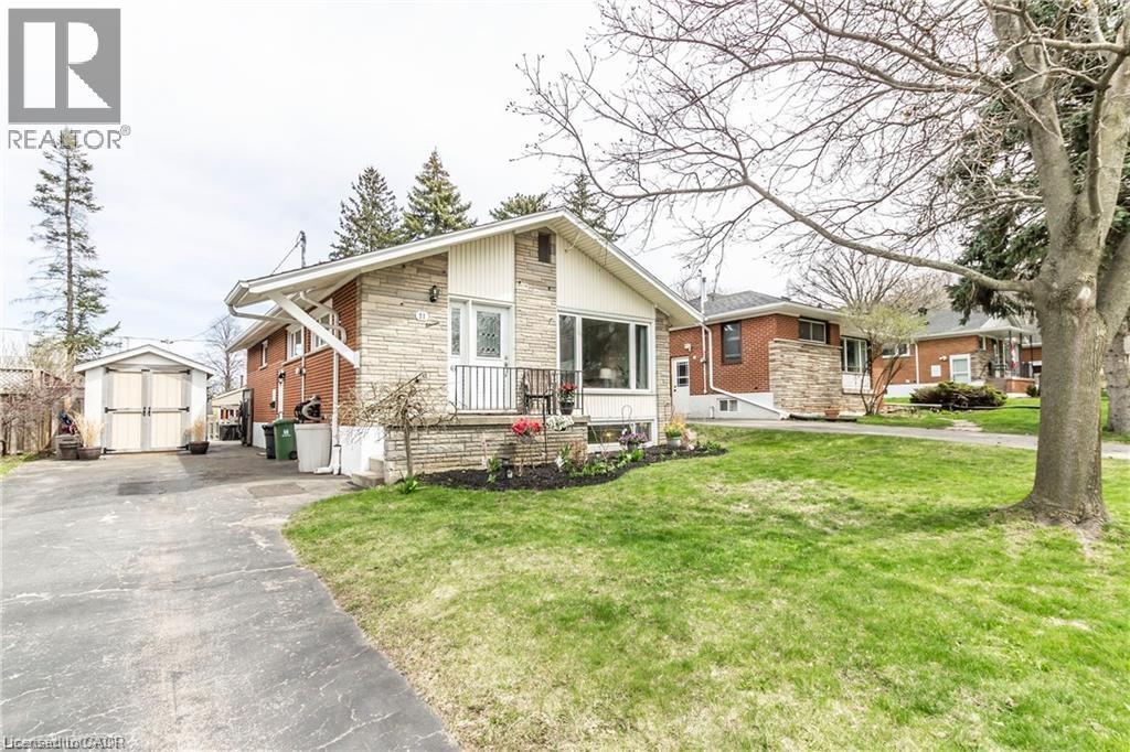 11 Carwyn Crescent, Hamilton, Ontario  L8S 3H3 - Photo 4 - 40819712