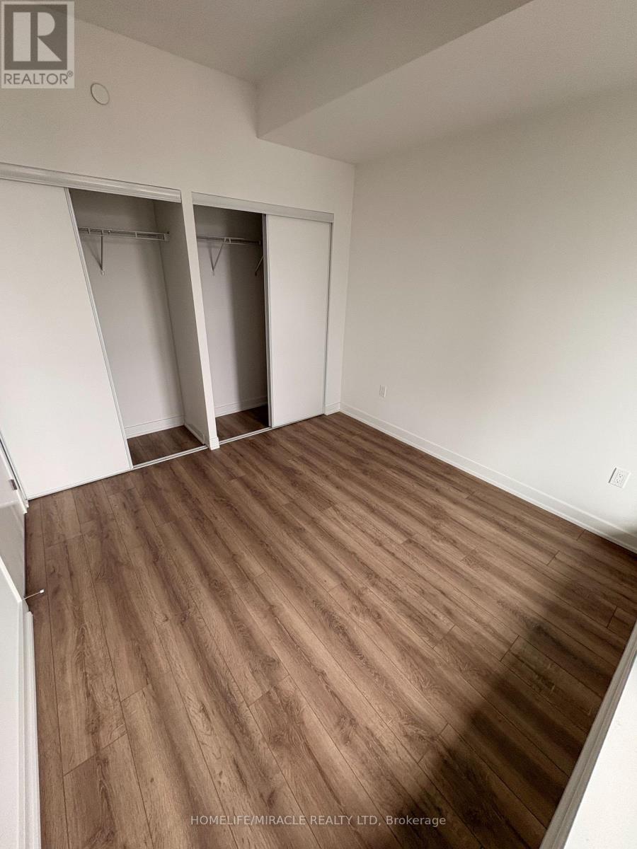 810 - 1 Quarrington Lane, Toronto, Ontario  M3C 0S4 - Photo 1 - C13079512
