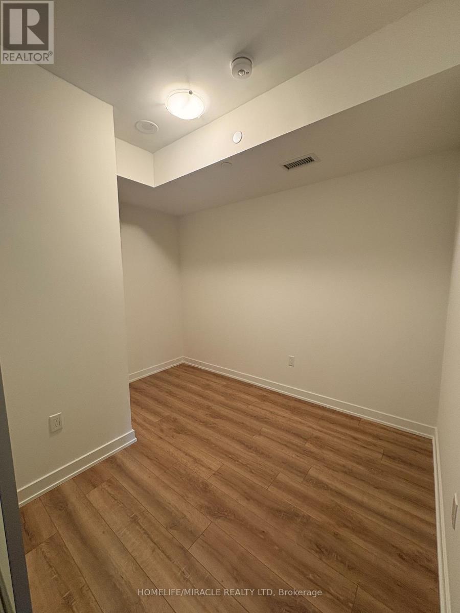 810 - 1 Quarrington Lane, Toronto, Ontario  M3C 0S4 - Photo 9 - C13079512