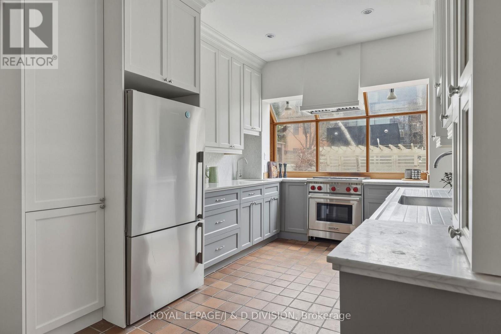 18 Tranby Avenue, Toronto, Ontario  M5R 1N5 - Photo 9 - C13079518