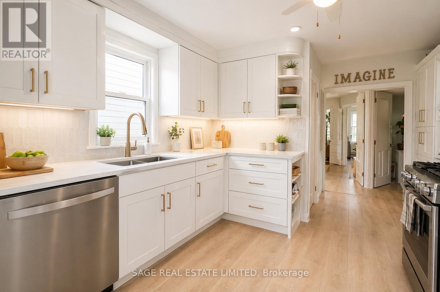 25 Helena Avenue, Toronto, Ontario  M6G 2H3 - Photo 15 - C13079552