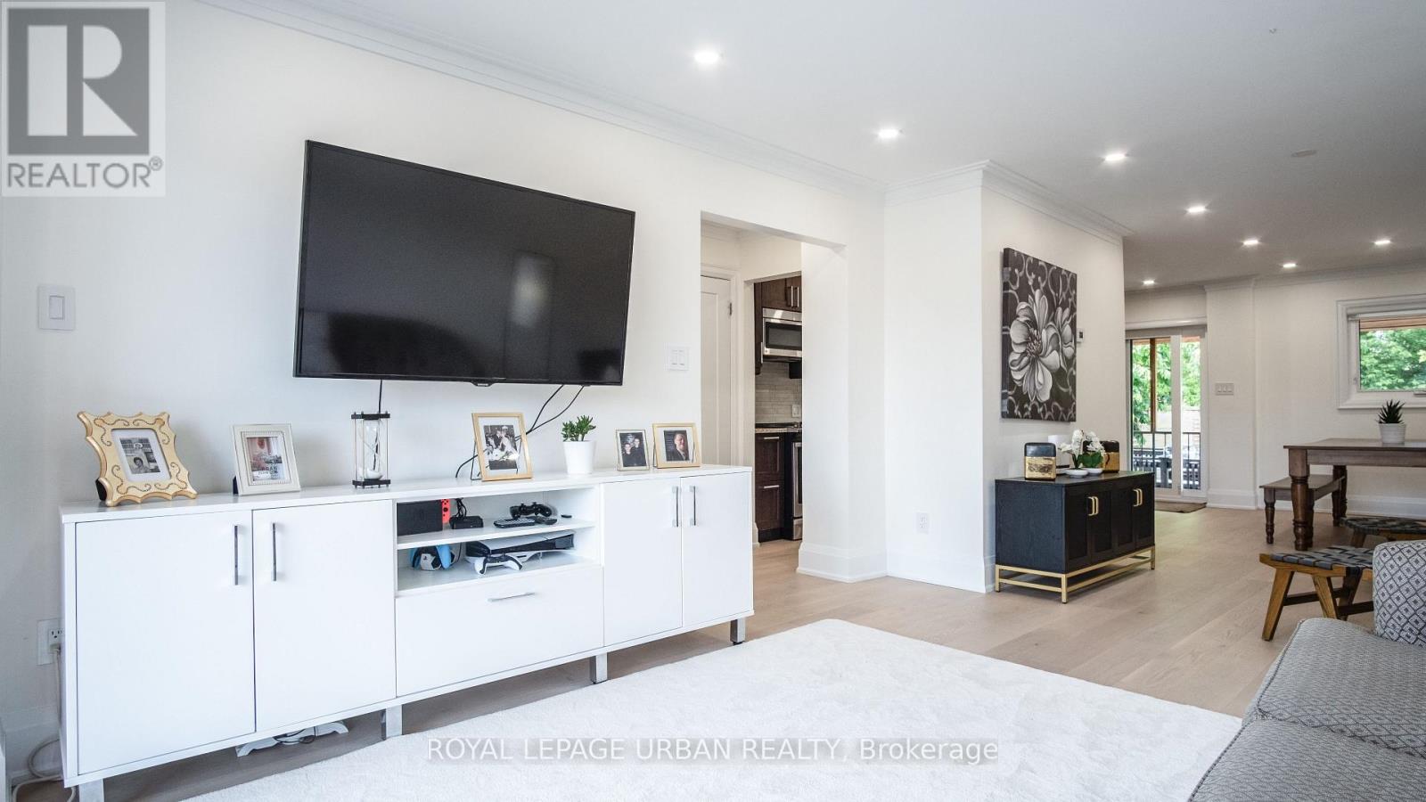 434 Westmount Avenue, Toronto, Ontario  M6E 3N5 - Photo 5 - C13079574