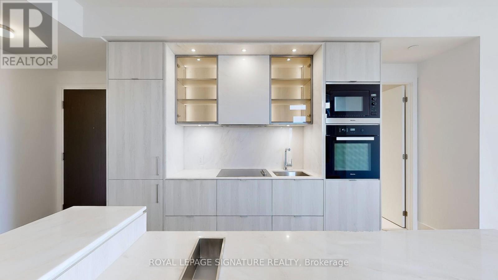 3602 - 11 Yorkville Avenue, Toronto, Ontario  M4W 1L2 - Photo 2 - C13079578