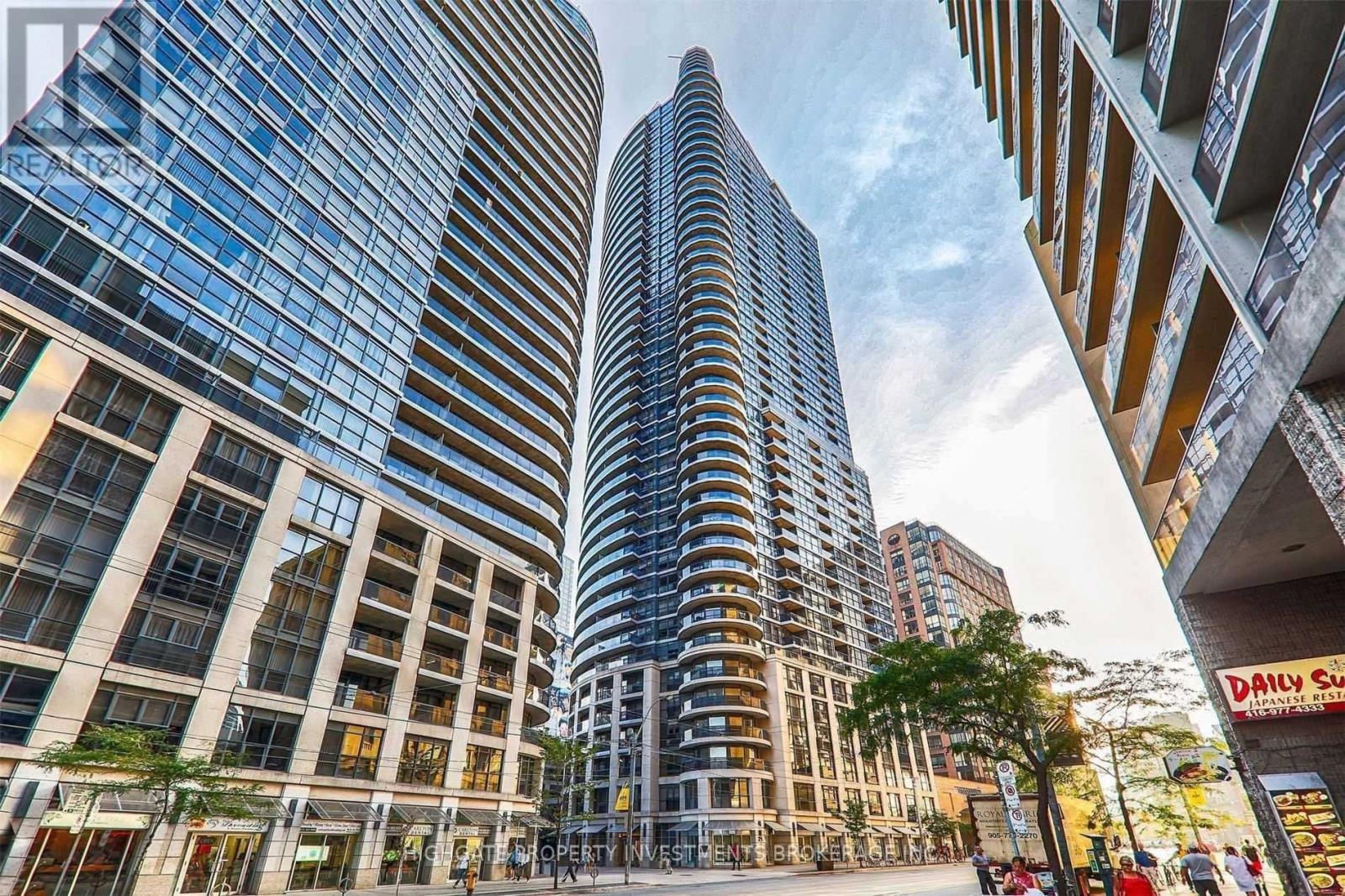 1907 - 21 CARLTON STREET, Toronto, Ontario