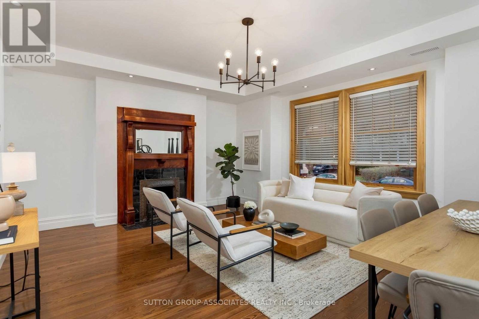 MAIN - 479 BRUNSWICK AVENUE, Toronto, Ontario