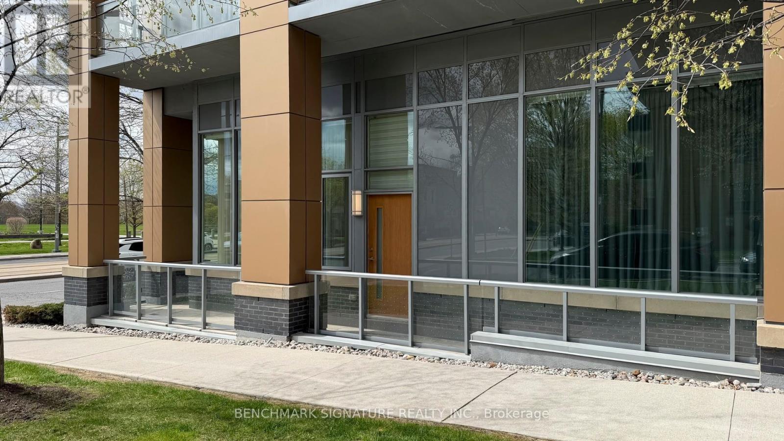 Th106 - 6 Parkwood Avenue, Toronto, Ontario  M4V 0A3 - Photo 4 - C13079806