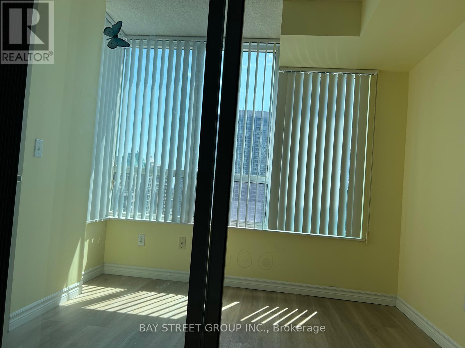 2209 - 18 Parkview Avenue, Toronto, Ontario  M2N 3Y2 - Photo 4 - C13079816