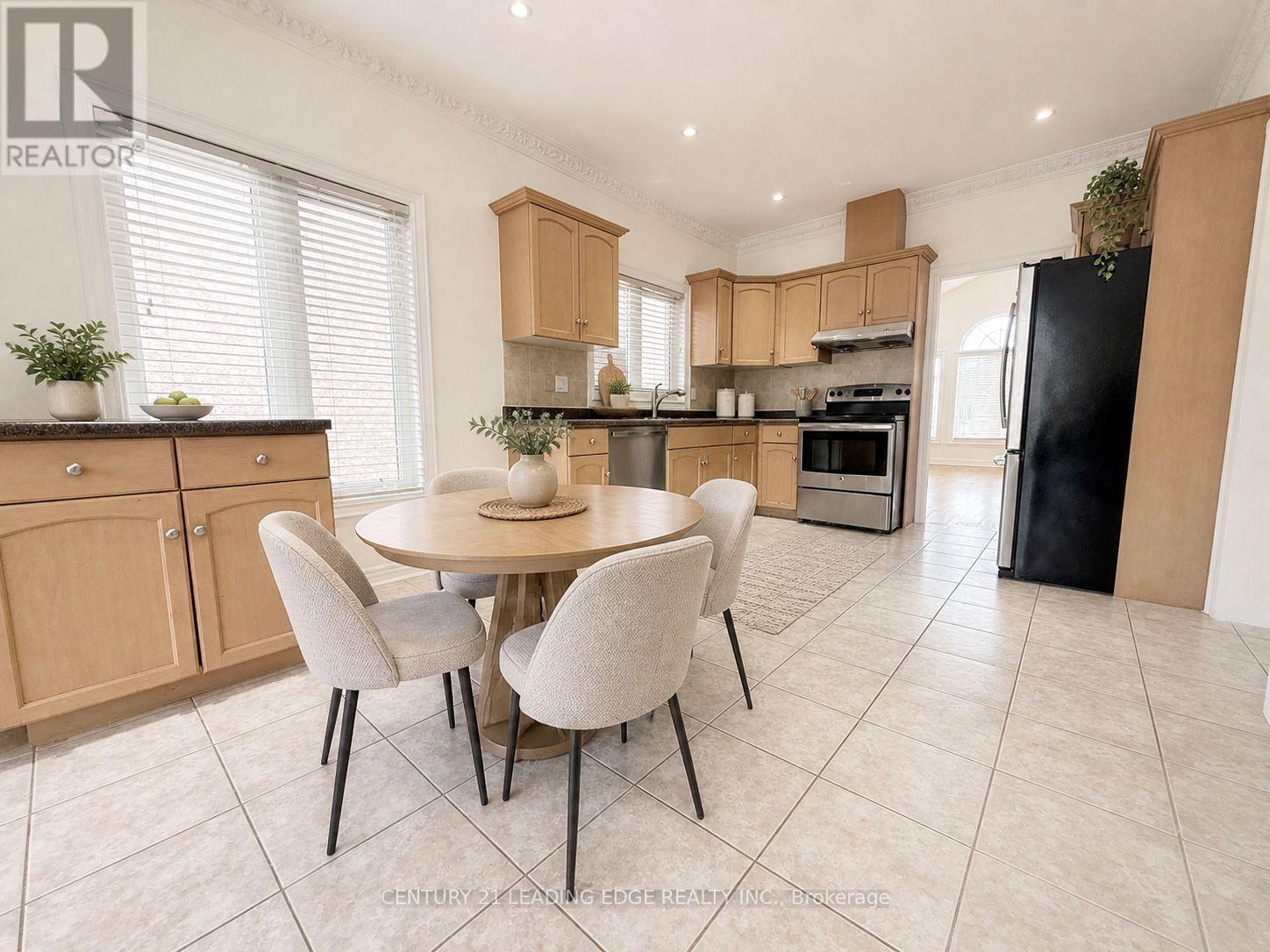 17 Leafield Drive, Toronto, Ontario  M1W 2R2 - Photo 4 - E13079560