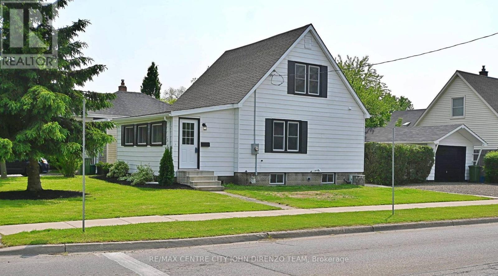 52 Woodworth Avenue, St. Thomas, Ontario  N5P 3J8 - Photo 2 - X12499352