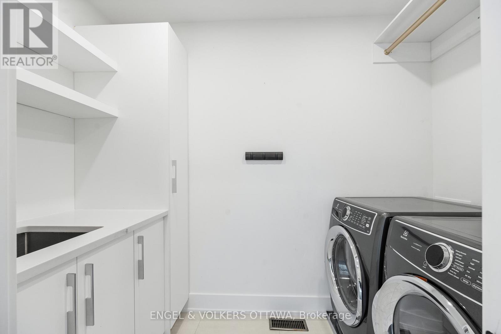 2154 Rice Avenue, Ottawa, Ontario  K2A 0C4 - Photo 17 - X13052332
