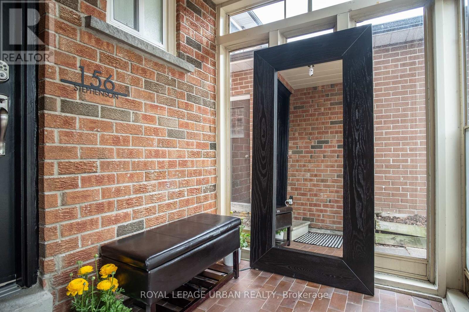 156 Stephenson Crescent, Richmond Hill, Ontario  L4C 5W1 - Photo 2 - N13079542