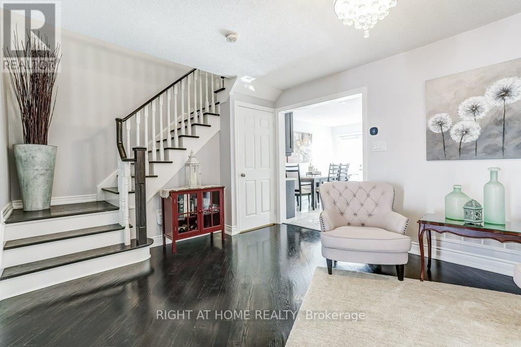 32 Crestbank Court, Vaughan, Ontario  L6A 0B2 - Photo 10 - N13079562
