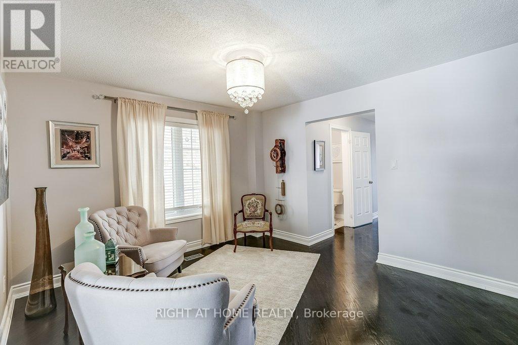 32 Crestbank Court, Vaughan, Ontario  L6A 0B2 - Photo 11 - N13079562