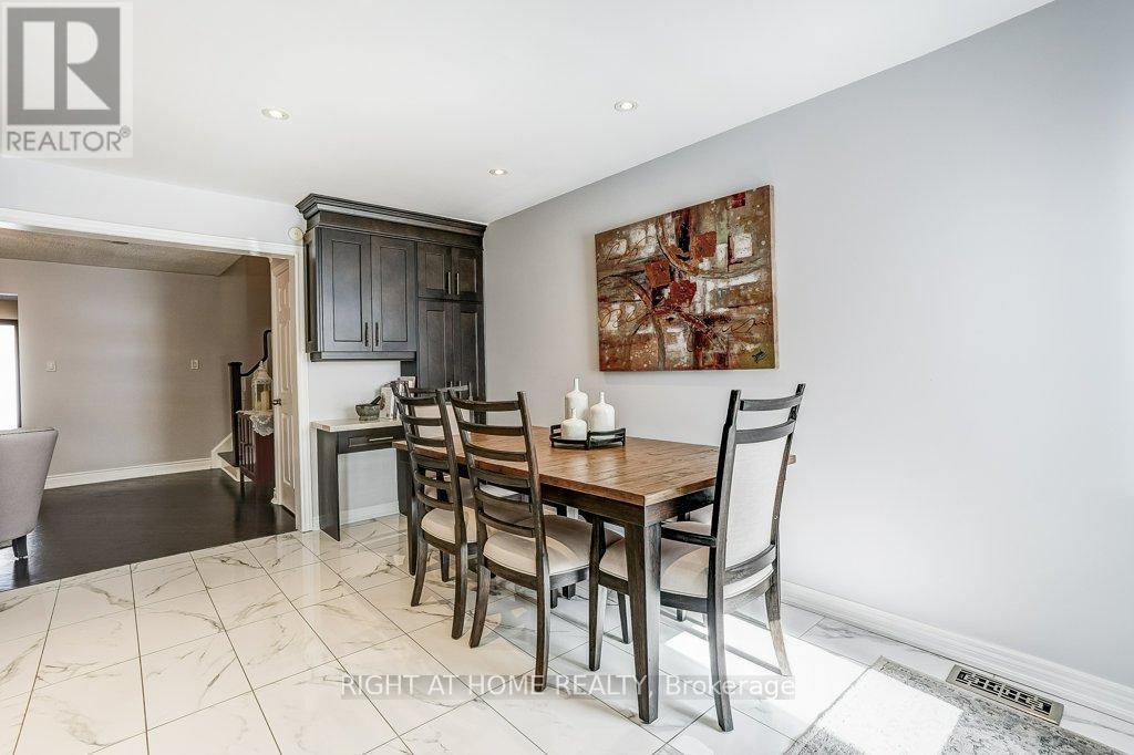32 Crestbank Court, Vaughan, Ontario  L6A 0B2 - Photo 13 - N13079562