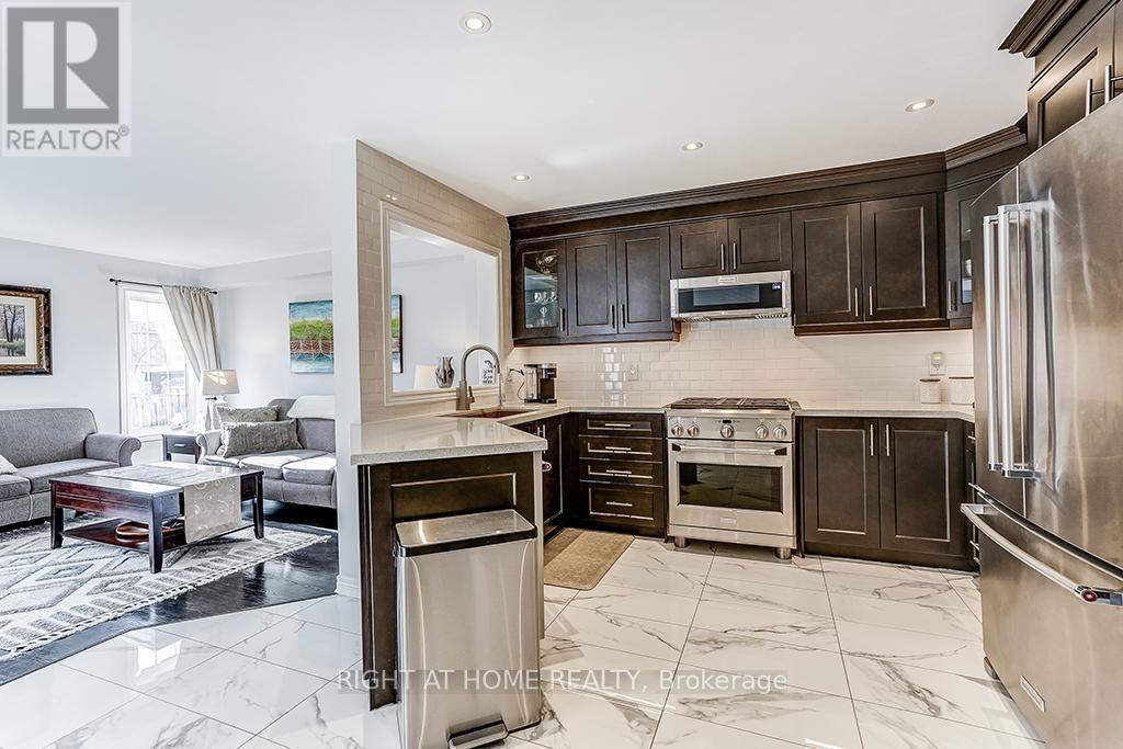 32 Crestbank Court, Vaughan, Ontario  L6A 0B2 - Photo 14 - N13079562