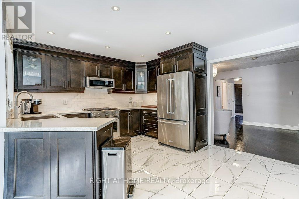32 Crestbank Court, Vaughan, Ontario  L6A 0B2 - Photo 15 - N13079562