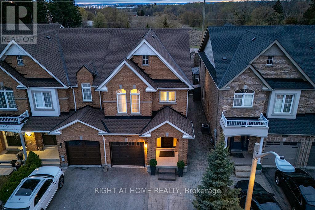 32 Crestbank Court, Vaughan, Ontario  L6A 0B2 - Photo 2 - N13079562
