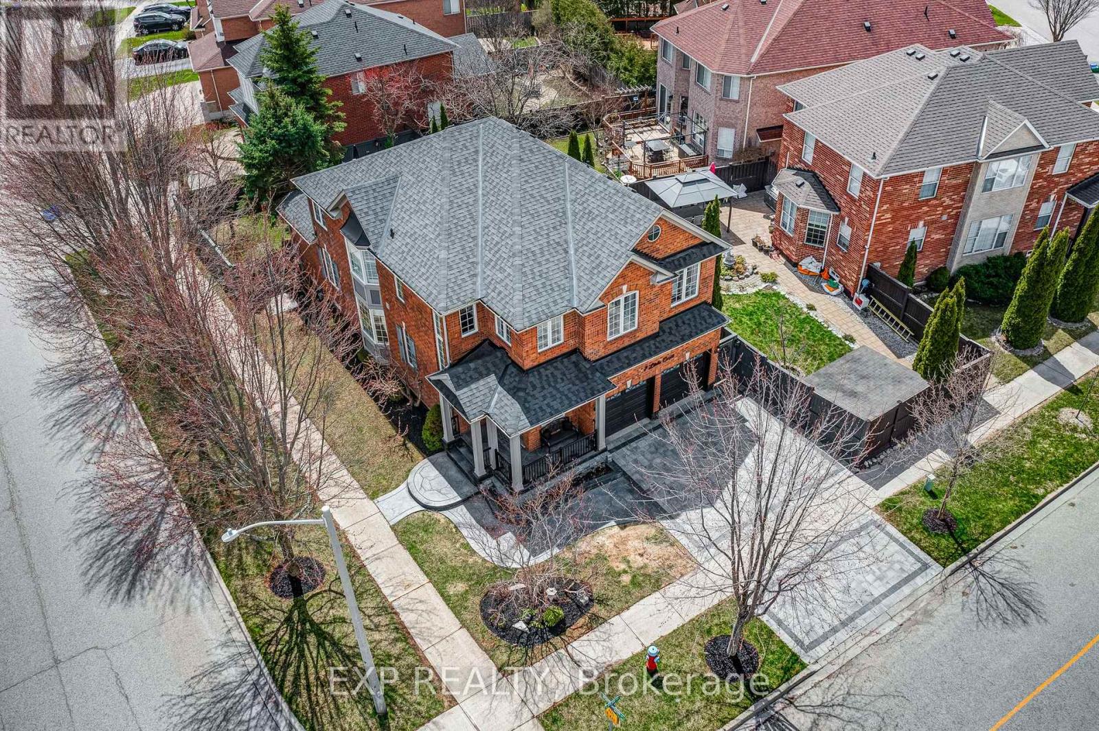 7 LITCHI COURT, Richmond Hill, Ontario
