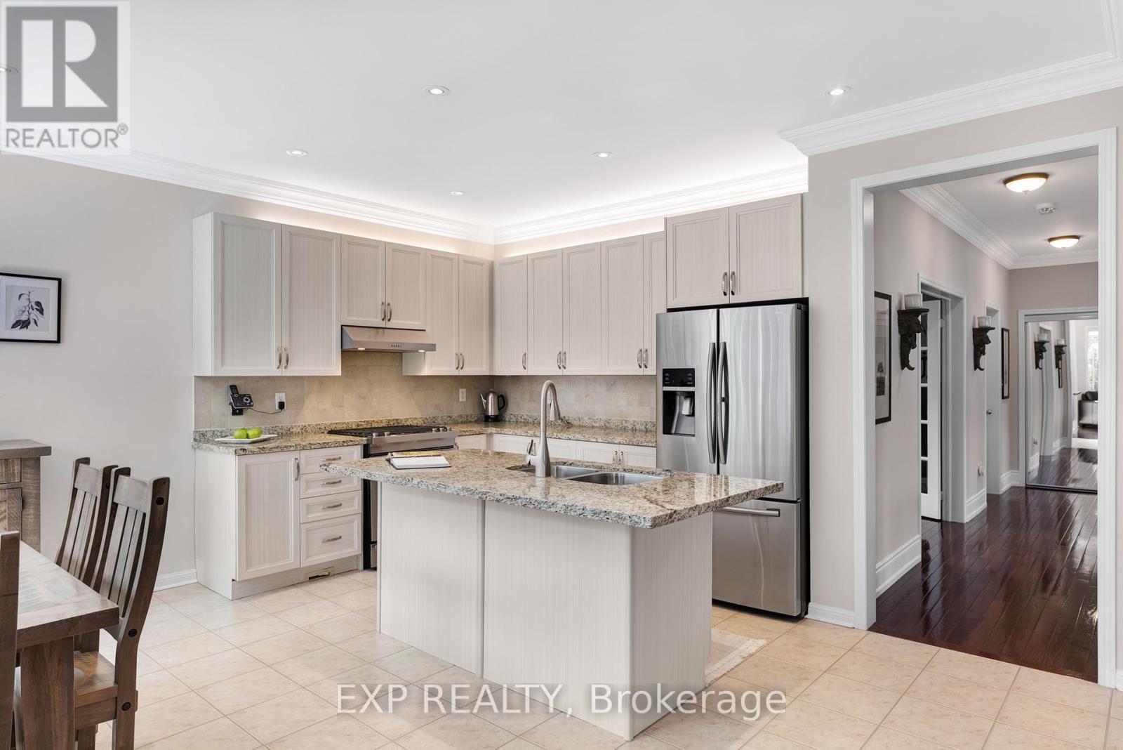 7 Litchi Court, Richmond Hill, Ontario  L4E 4V1 - Photo 10 - N13079696