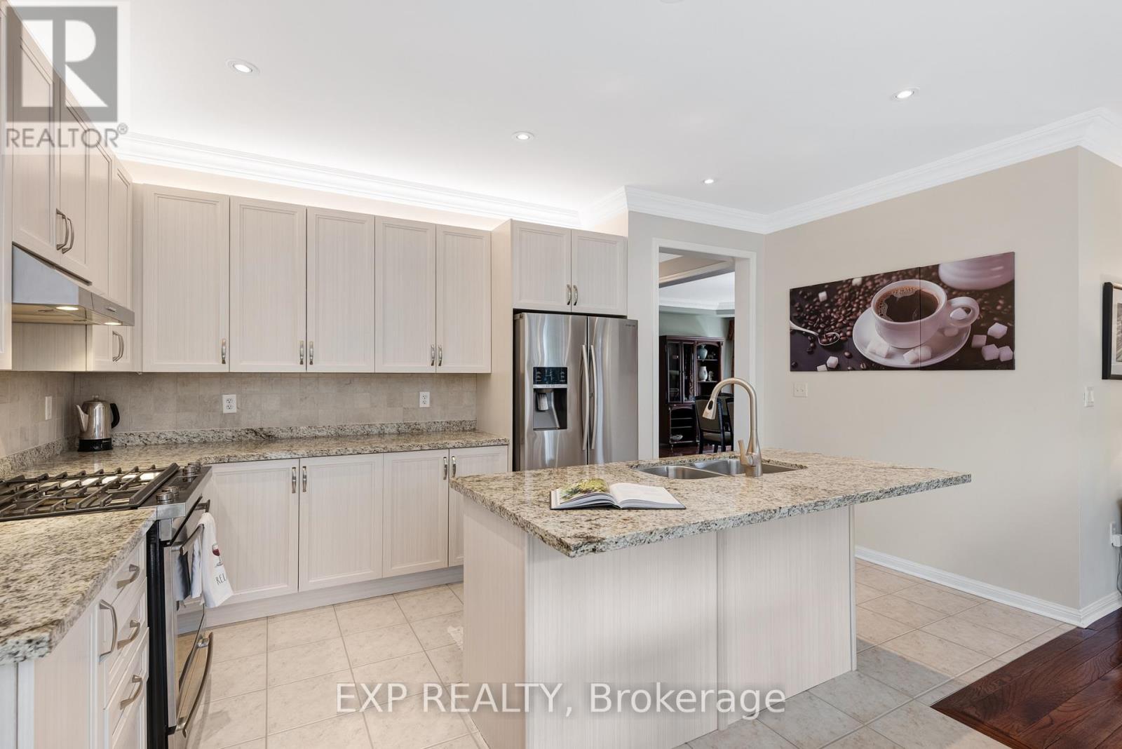 7 Litchi Court, Richmond Hill, Ontario  L4E 4V1 - Photo 11 - N13079696