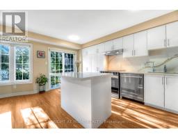 130 MOSAICS AVENUE, Aurora, Ontario