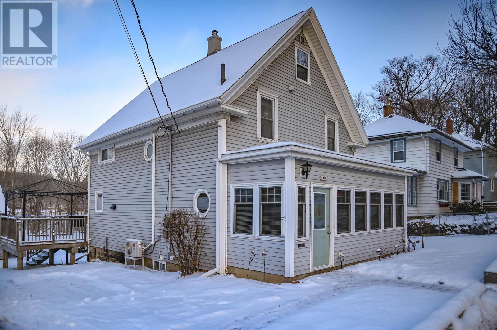 201 Main Street, Kentville, Nova Scotia  B4N 1J6 - Photo 2 - 202601580