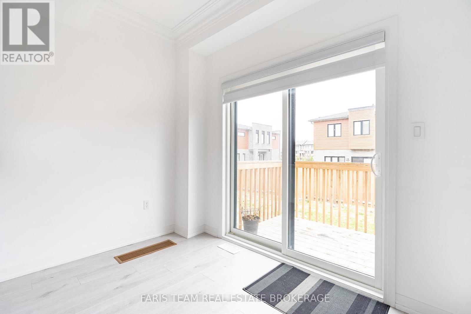42 Fairlane Avenue, Barrie (Painswick South), Ontario  L9J 0M9 - Photo 14 - S13079640