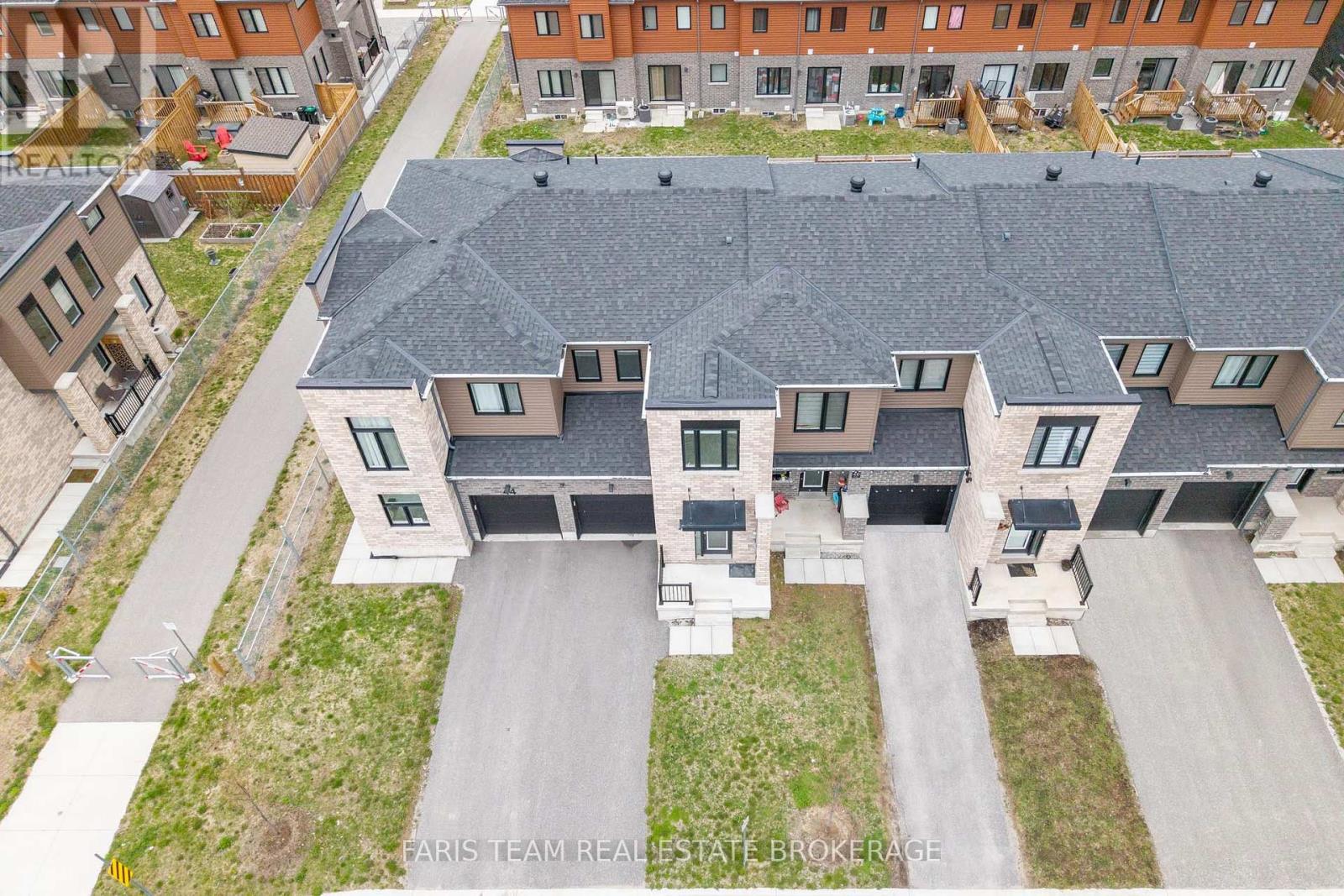 42 Fairlane Avenue, Barrie (Painswick South), Ontario  L9J 0M9 - Photo 2 - S13079640