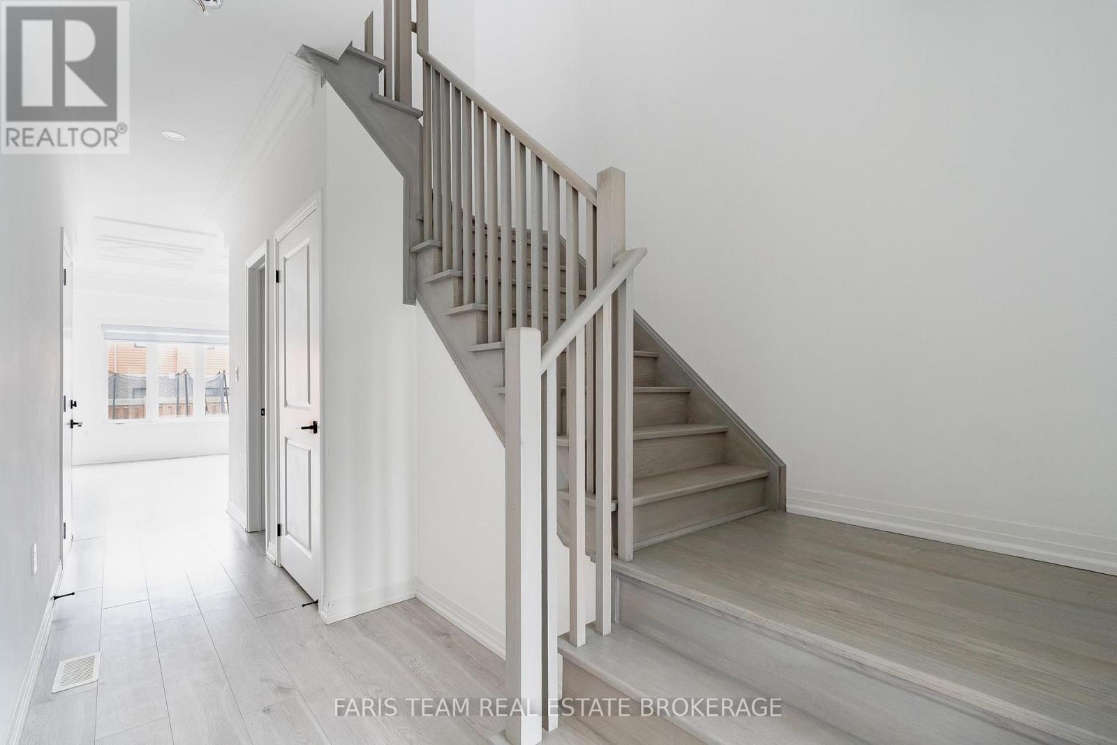 42 Fairlane Avenue, Barrie (Painswick South), Ontario  L9J 0M9 - Photo 21 - S13079640